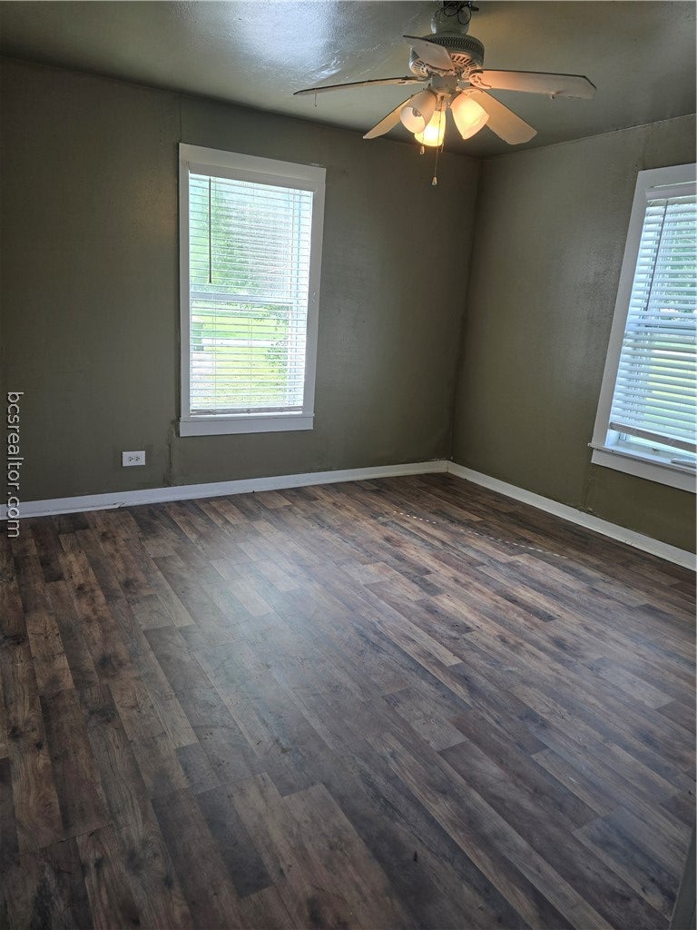 Photo of 115 S Dallas Street, Bremond, TX 76629 (MLS # 26007055)