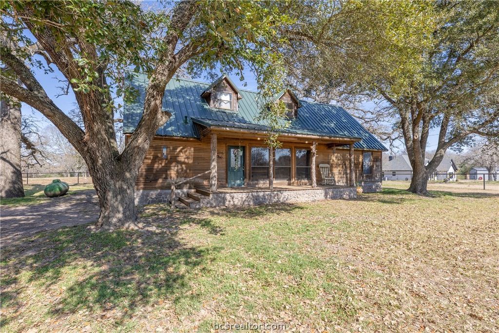 Photo of 1377 Westbrook Road, Navasota, TX 77868 (MLS # 26001941)