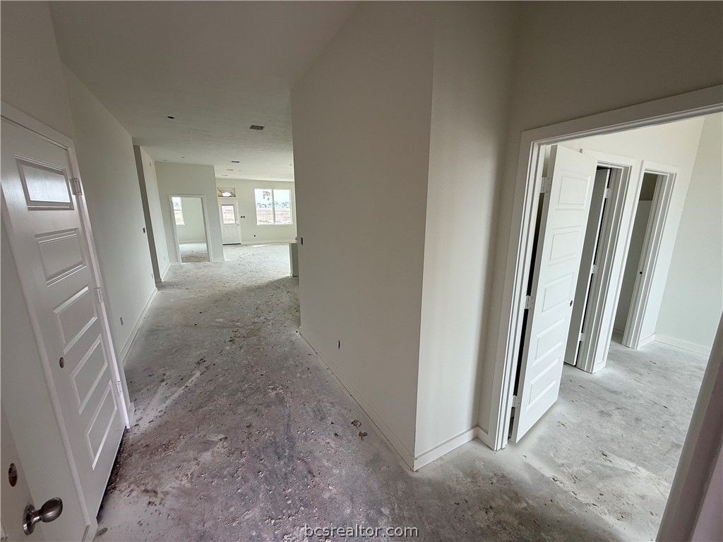 Photo of 1535 Birdie Court, Navasota, TX 77868 (MLS # 26002092)