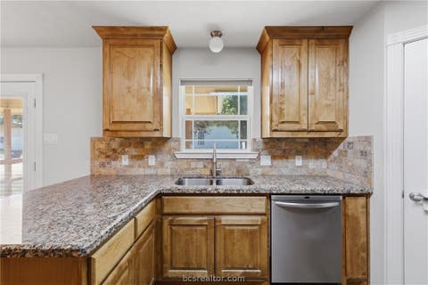 Tiny photo for 471 8th Street, Somerville, TX 77879 (MLS # 26010532)