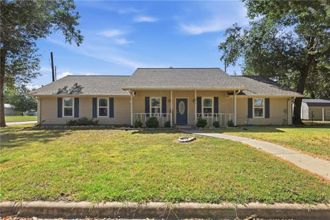 Photo of 471 8th Street, Somerville, TX 77879 (MLS # 26010532)