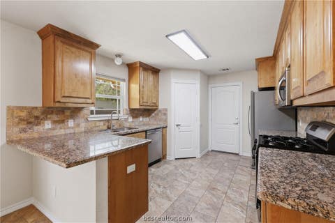 Tiny photo for 471 8th Street, Somerville, TX 77879 (MLS # 26010532)