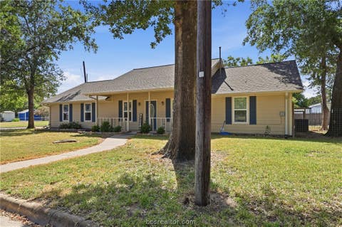 Tiny photo for 471 8th Street, Somerville, TX 77879 (MLS # 26010532)