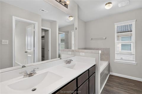 Tiny photo for 4702 Los Pines Way, Bryan, TX 77807 (MLS # 26009078)