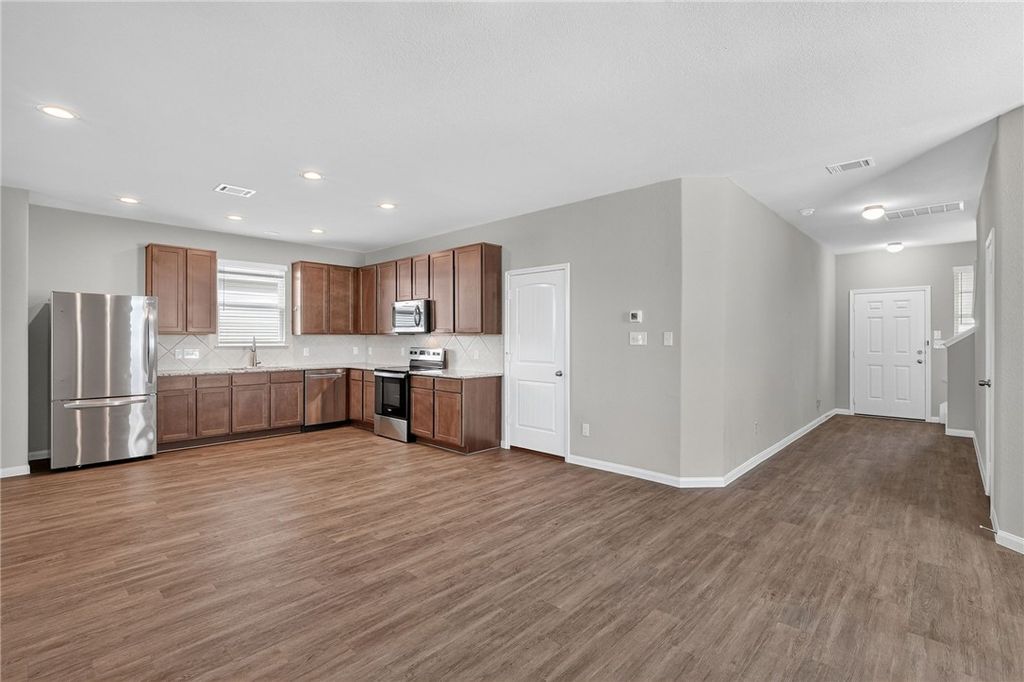 Photo of 4702 Los Pines Way, Bryan, TX 77807 (MLS # 26009078)