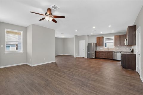 Tiny photo for 4702 Los Pines Way, Bryan, TX 77807 (MLS # 26009078)