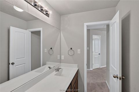 Tiny photo for 4702 Los Pines Way, Bryan, TX 77807 (MLS # 26009078)