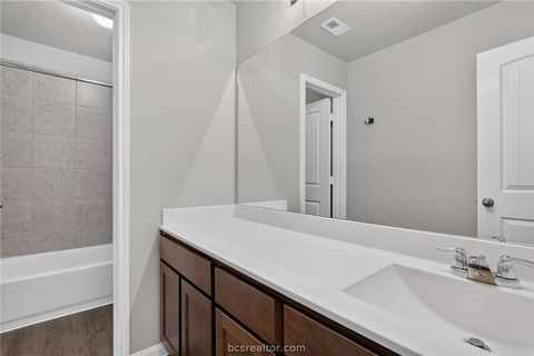 Tiny photo for 4702 Los Pines Way, Bryan, TX 77807 (MLS # 26009078)