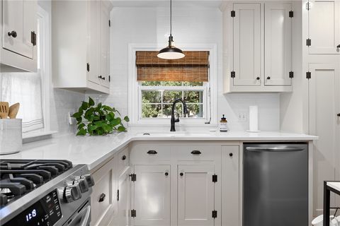 Tiny photo for 1506 E Washington Ave Ave, Navasota, TX 77868 (MLS # 25012898)