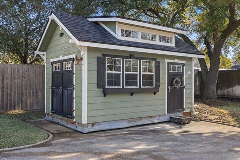 Tiny photo for 1506 E Washington Ave Ave, Navasota, TX 77868 (MLS # 25012898)