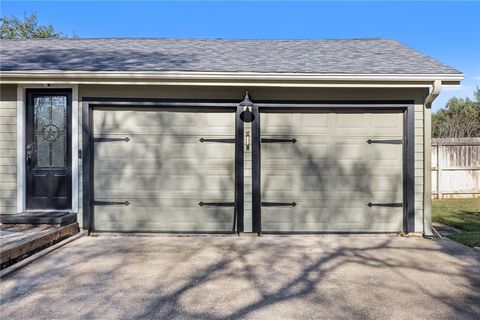 Tiny photo for 1506 E Washington Ave Ave, Navasota, TX 77868 (MLS # 25012898)
