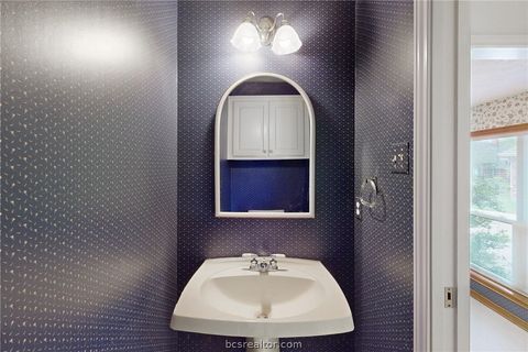 Tiny photo for 4603 Colonial Circle, College Station, TX 77845 (MLS # 26004581)