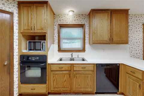 Tiny photo for 4603 Colonial Circle, College Station, TX 77845 (MLS # 26004581)