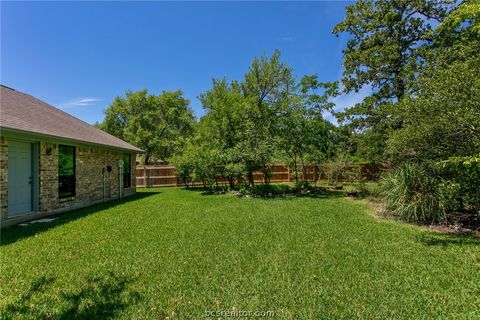 Tiny photo for 4603 Colonial Circle, College Station, TX 77845 (MLS # 26004581)