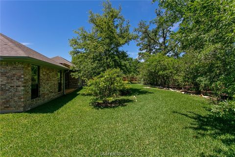 Tiny photo for 4603 Colonial Circle, College Station, TX 77845 (MLS # 26004581)