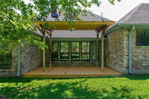 Tiny photo for 4603 Colonial Circle, College Station, TX 77845 (MLS # 26004581)