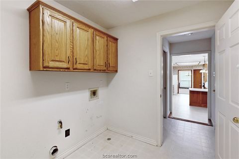 Tiny photo for 4603 Colonial Circle, College Station, TX 77845 (MLS # 26004581)