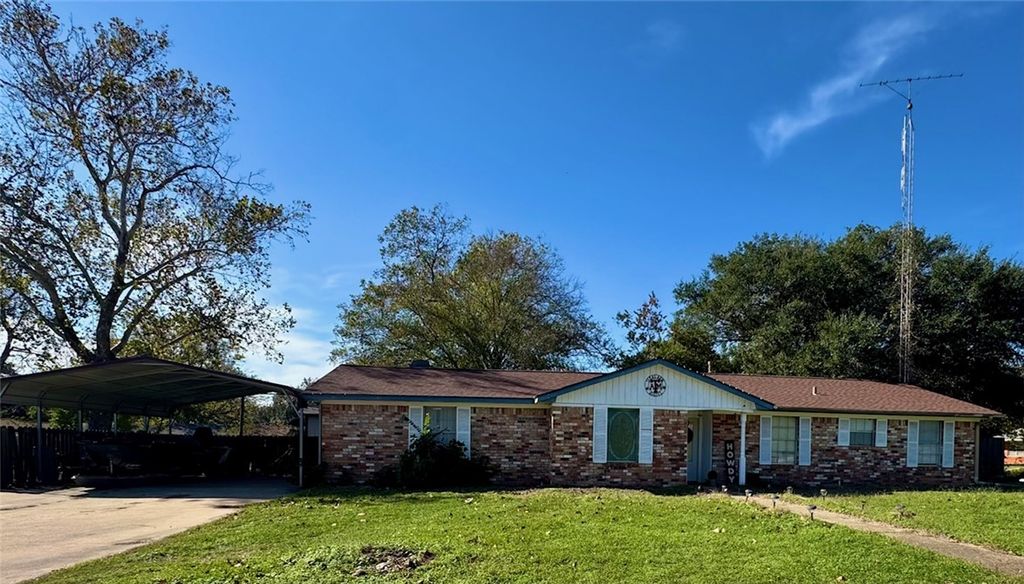 Photo of 902 S Easterwood Street, Hearne, TX 77859 (MLS # 25012666)