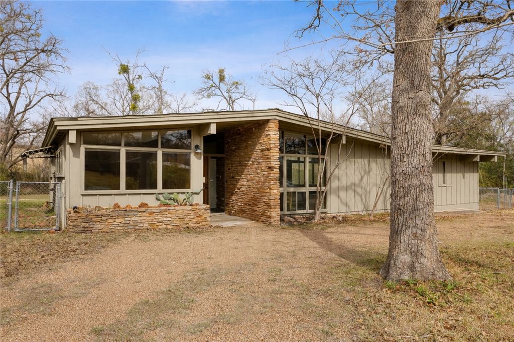 Photo of 1215 Orr Street, College Station, TX 77840 (MLS # 26001897)