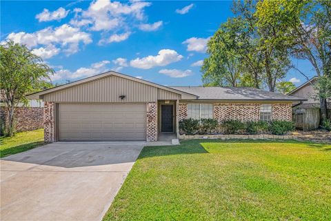 Photo of 2300 Barak Lane, Bryan, TX 77802 (MLS # 25011027)