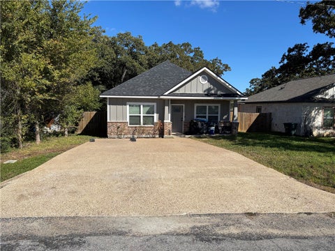 Photo of 1408 Louis Street, Bryan, TX 77803 (MLS # 26008814)