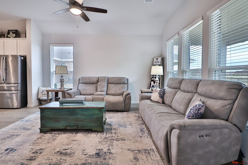 Navasota, Texas 77868, United States, 3 Bedrooms Bedrooms, ,2 BathroomsBathrooms,Residential,Active,6864