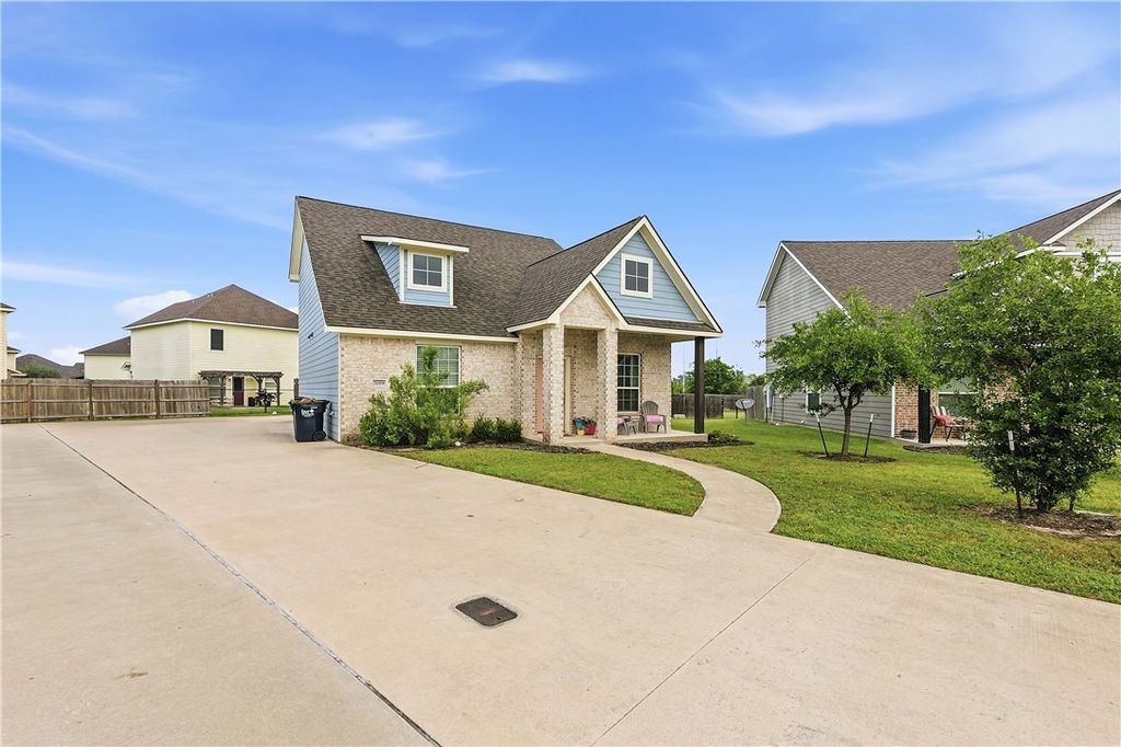 Photo of 7009 Canter Court, College Station, TX 77845 (MLS # 26004343)