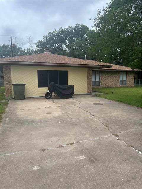 Photo of 3520 Oakside Drive, Bryan, TX 77802 (MLS # 26005745)