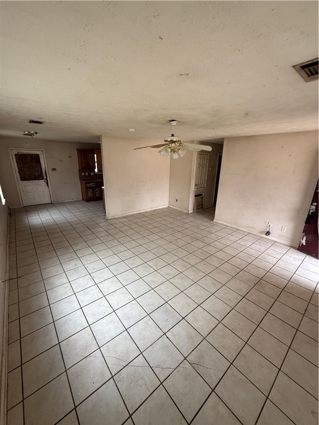 Photo of 1105 W Davis Street, Hearne, TX 77859 (MLS # 26001171)