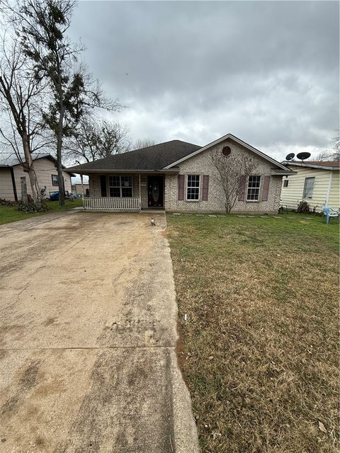 1105 W Davis Street Hearne TX 77859