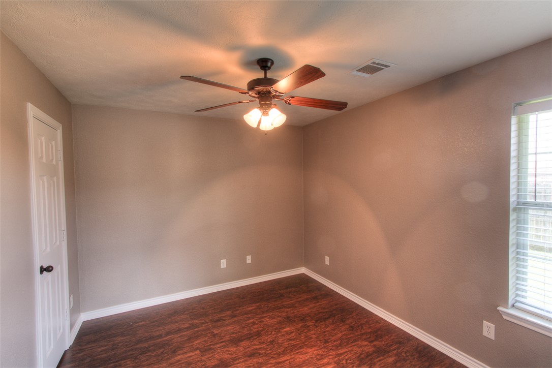 College Station, Texas 77845, United States, 4 Bedrooms Bedrooms, ,2 BathroomsBathrooms,Residential,Pending,148117