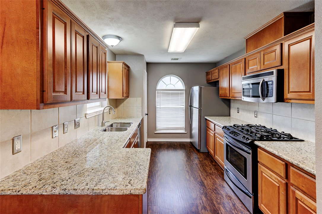 College Station, Texas 77845, United States, 4 Bedrooms Bedrooms, ,2 BathroomsBathrooms,Residential,Pending,148117