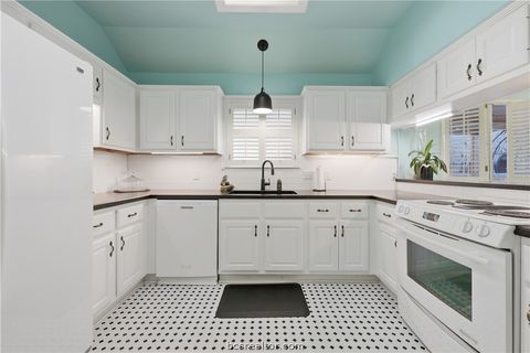 Tiny photo for 1514 Bennett Street, Bryan, TX 77802 (MLS # 26004914)