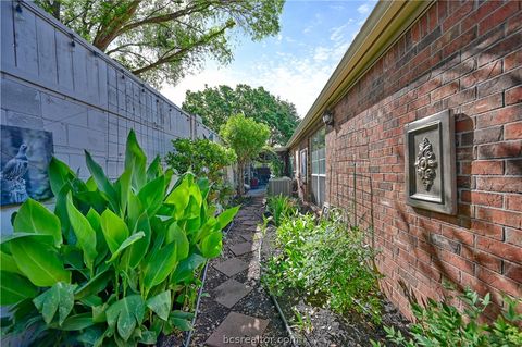 Tiny photo for 1514 Bennett Street, Bryan, TX 77802 (MLS # 26004914)