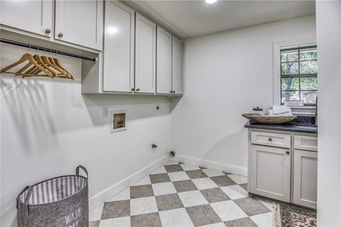 Tiny photo for 206 N Moore Street, Caldwell, TX 77836 (MLS # 25011532)