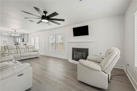 Tiny photo for 902 Post Oak Street, Hearne, TX 77859 (MLS # 26005086)