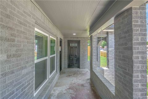 Tiny photo for 902 Post Oak Street, Hearne, TX 77859 (MLS # 26005086)