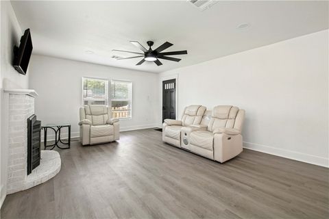 Tiny photo for 902 Post Oak Street, Hearne, TX 77859 (MLS # 26005086)