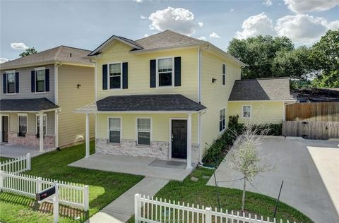 Tiny photo for 114 Lynn Drive, Bryan, TX 77801 (MLS # 25010777)