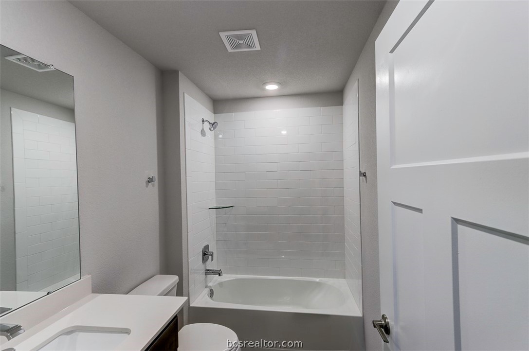 College Station, Texas 77845, United States, 3 Bedrooms Bedrooms, ,2 BathroomsBathrooms,Residential,Pending,58593