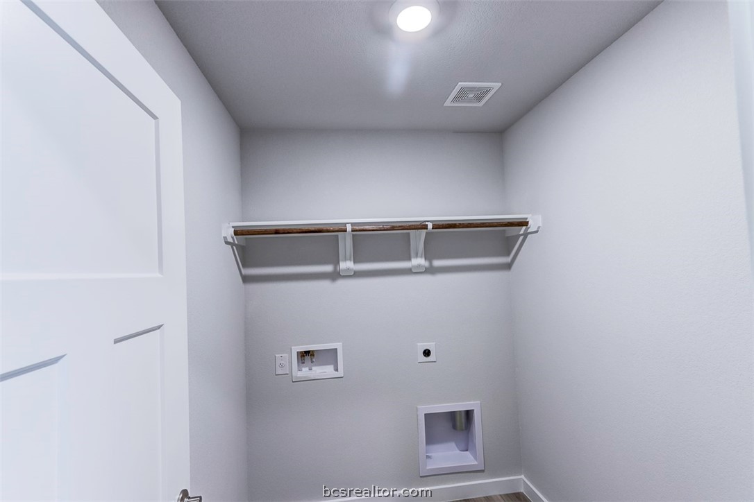 College Station, Texas 77845, United States, 3 Bedrooms Bedrooms, ,2 BathroomsBathrooms,Residential,Pending,58593