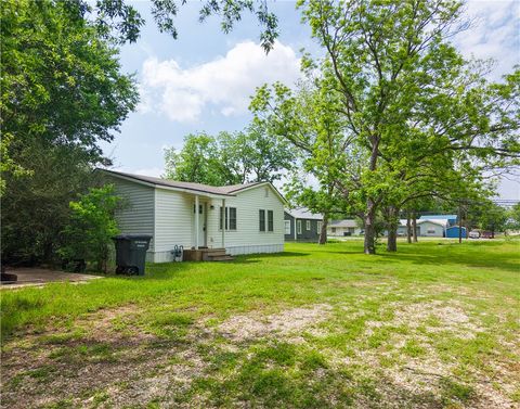 Photo of 1207 W 6th Street, Caldwell, TX 77836 (MLS # 26005116)
