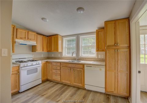 Tiny photo for 1207 W 6th Street, Caldwell, TX 77836 (MLS # 26005116)