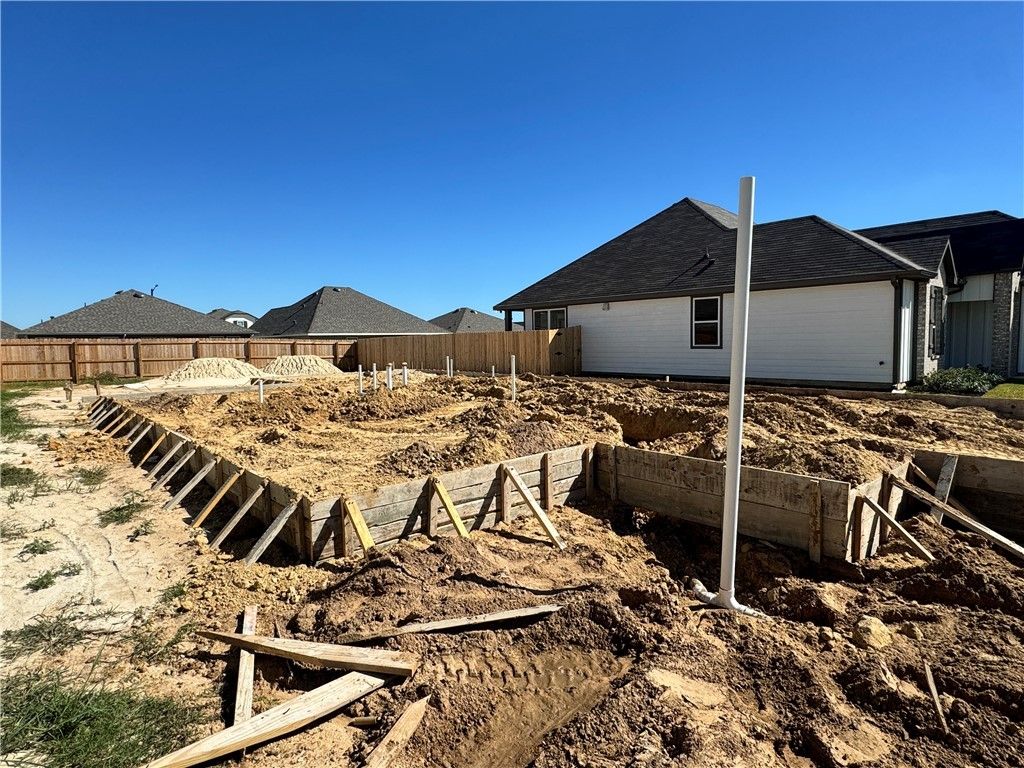 Photo of 2422 Rooke Road, Bryan, TX 77807 (MLS # 25011686)