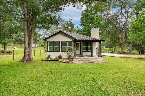 Photo of 2283 Tigerpoint RD, Brenham, TX 77833 (MLS # 26005664)