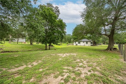Tiny photo for 2283 Tigerpoint RD, Brenham, TX 77833 (MLS # 26005664)