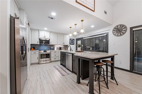 Tiny photo for 5004 Enchanted Oaks Drive, College Station, TX 77845 (MLS # 26002120)