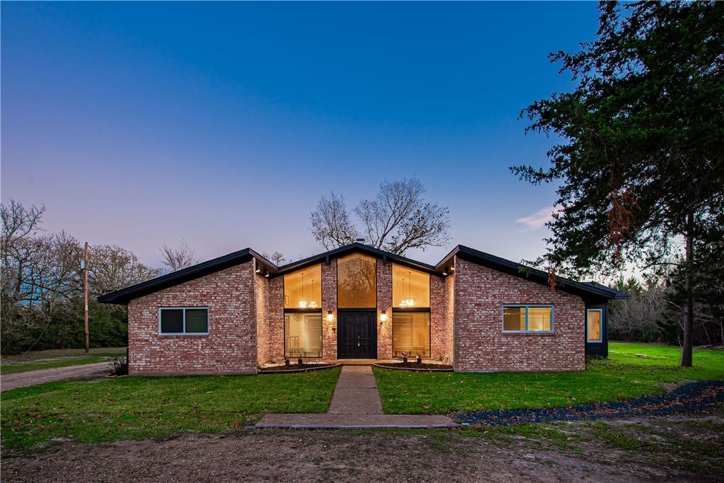 Photo of 5004 Enchanted Oaks Drive, College Station, TX 77845 (MLS # 26002120)