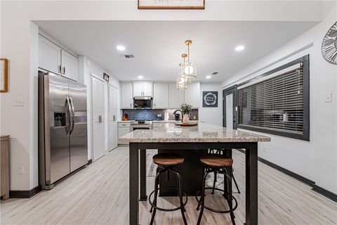 Tiny photo for 5004 Enchanted Oaks Drive, College Station, TX 77845 (MLS # 26002120)