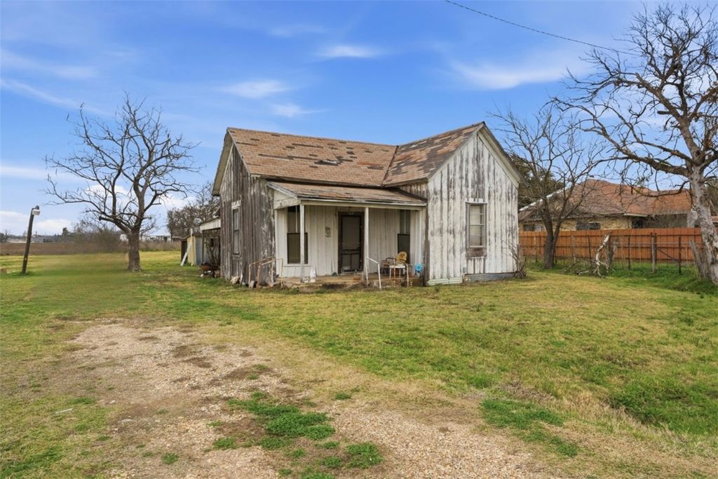 Photo of 243 CR 350, Rosebud, TX 76570 (MLS # 26002386)